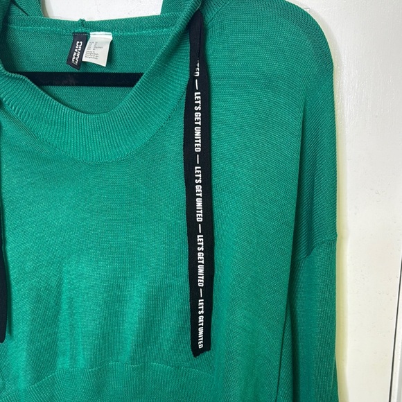 H&M Green Cropped Hoodie with Long Sleeves - Picture 3 of 6